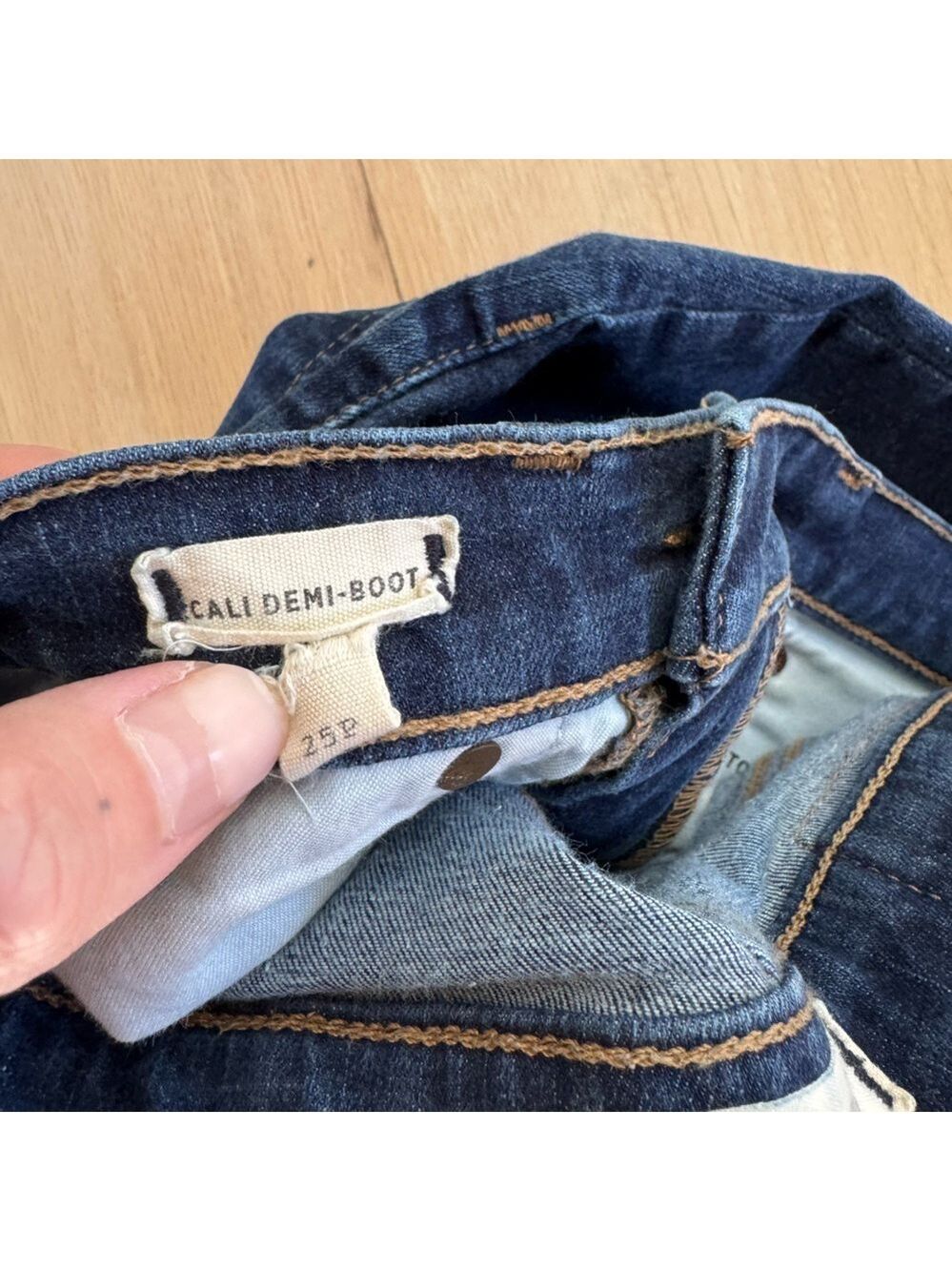 Madewell Cali Demi-Boot Jeans Size 25P - Picture 4 of 6
